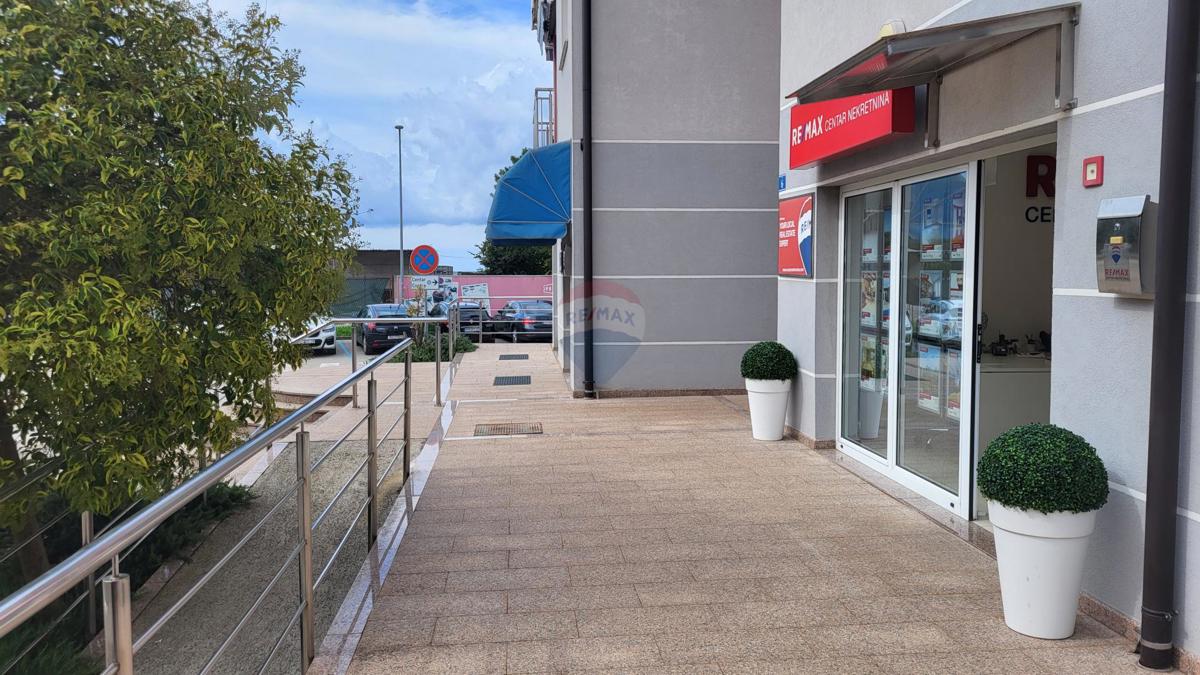 Коммерческая площадь UMAG, 230.000 €