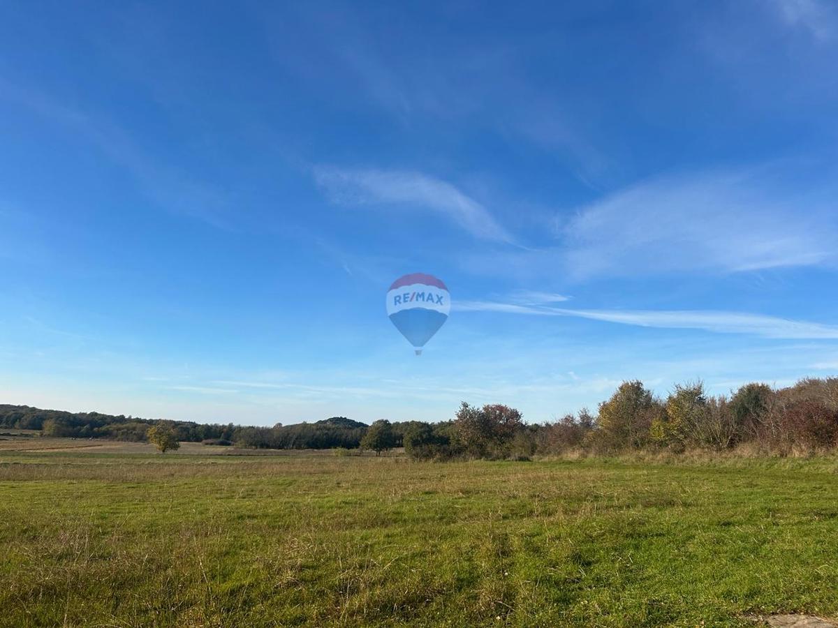 Участок POREČ, 22.620 €