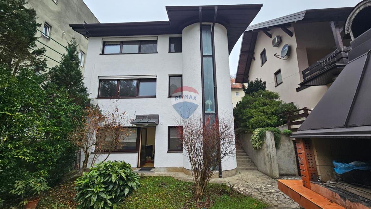 Locale commerciale ZAGREB, 2.500 €