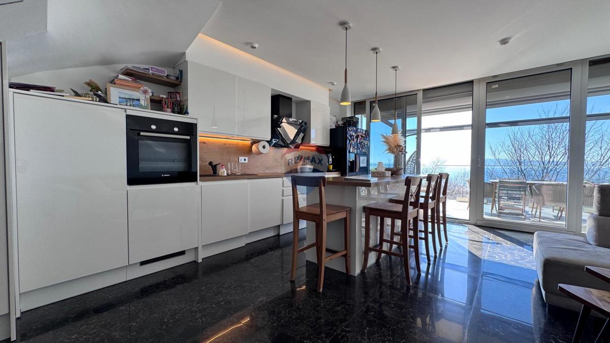 Квартира KOSTRENA, 450.000 €