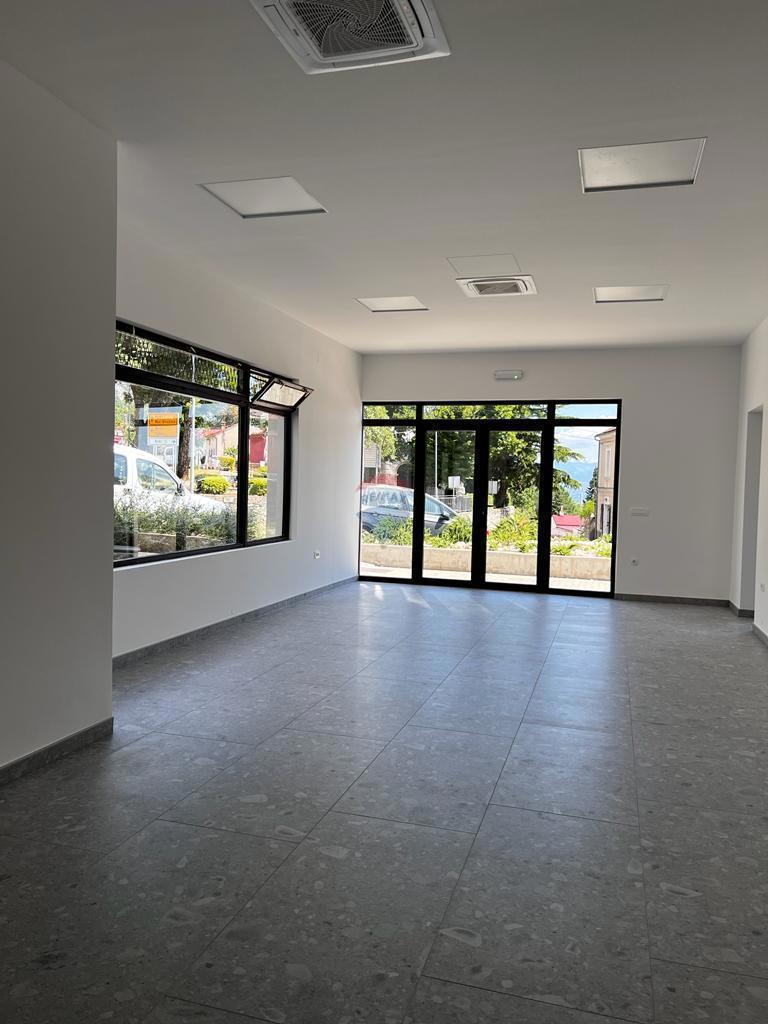 Locale commerciale VINODOLSKA OPĆINA, 1.000 €