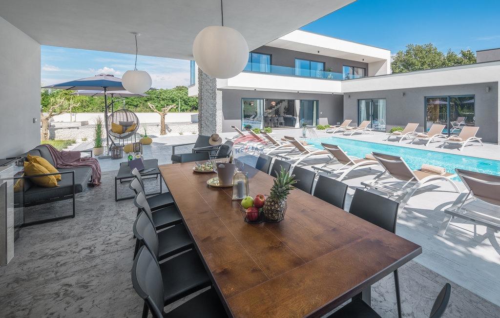 Дом ŽMINJ, 900.000 €