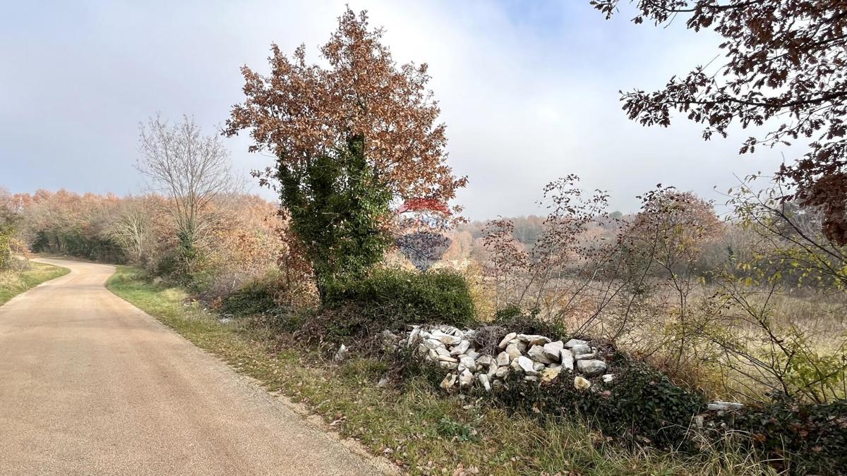 Участок TINJAN, 155.000 €