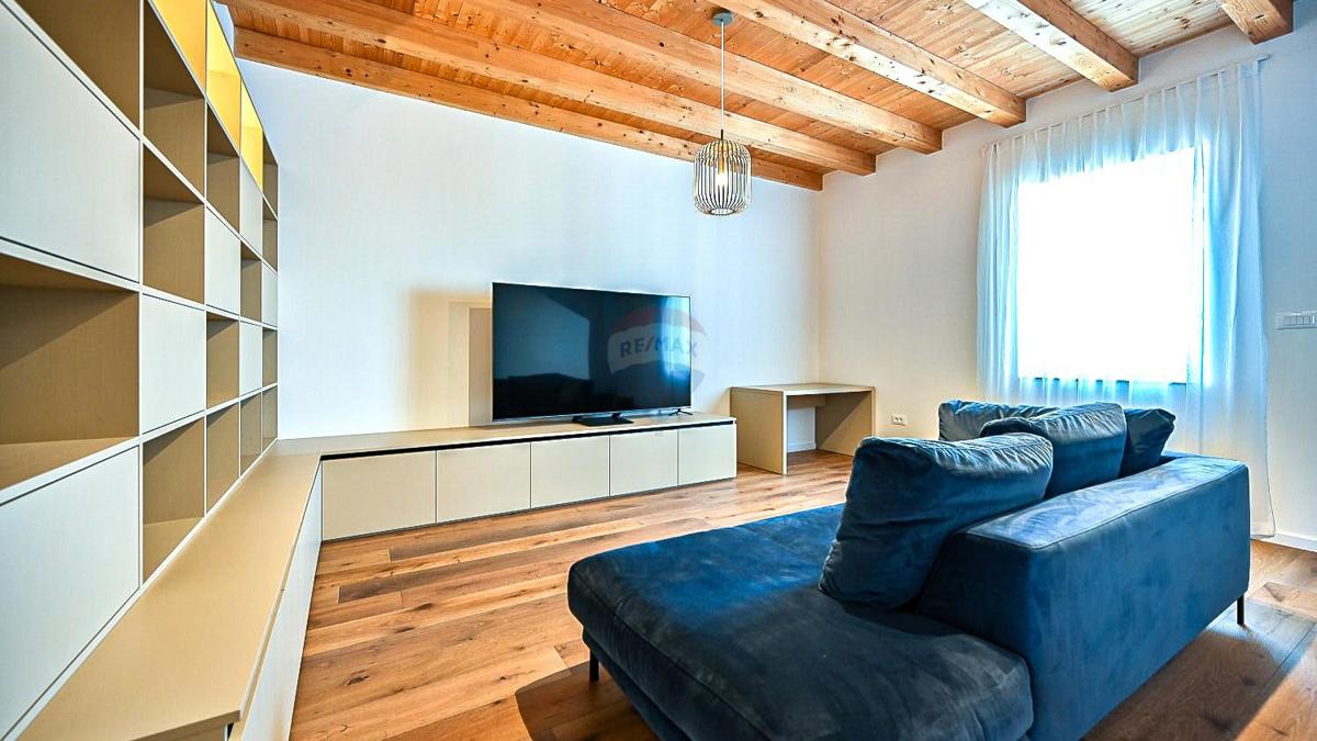 Casa NOVIGRAD, 430.000 €