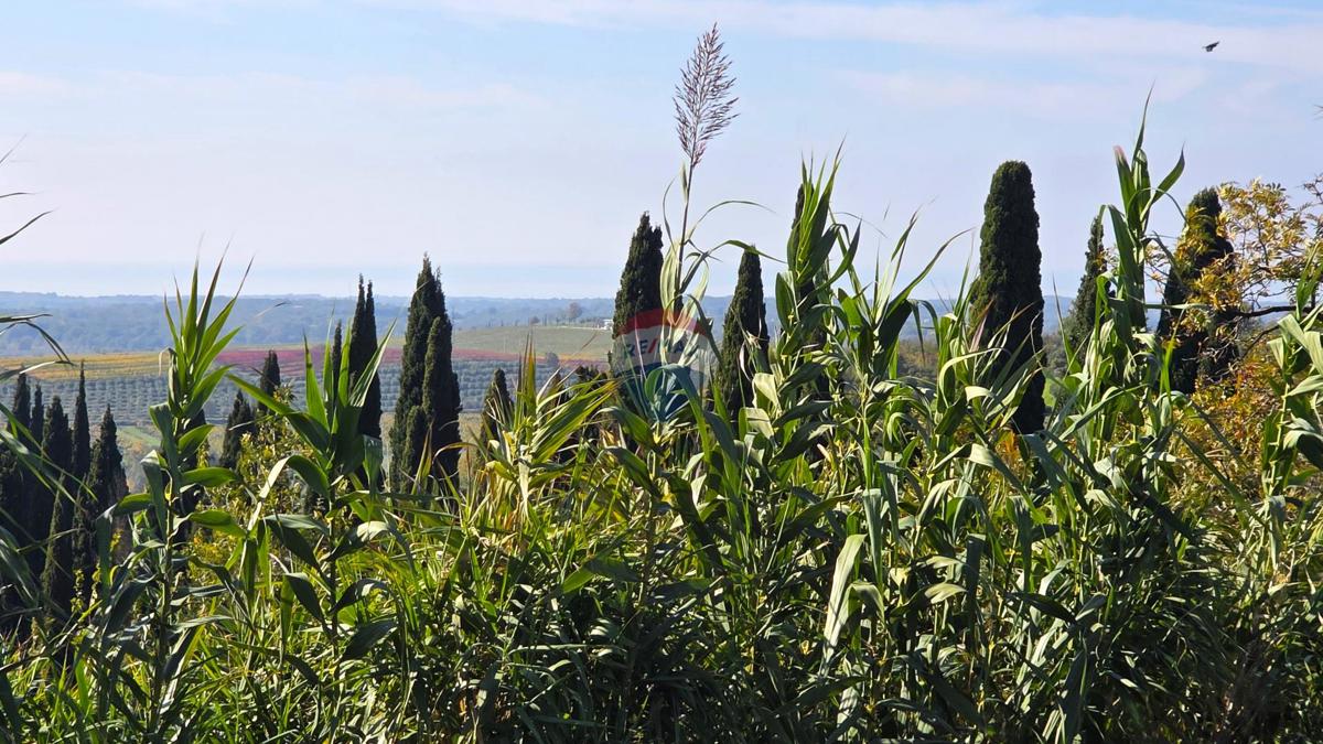 Участок BUJE, 230.000 €