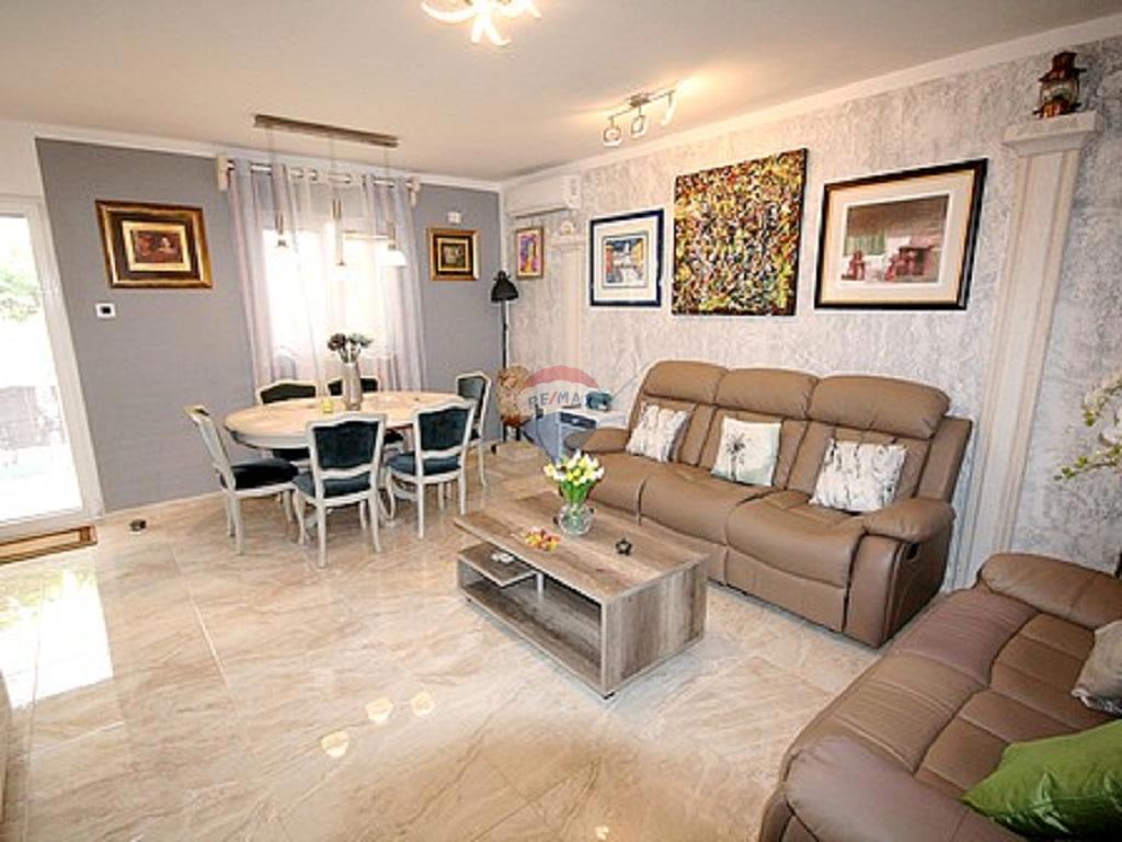 Дом FAŽANA, 599.900 €