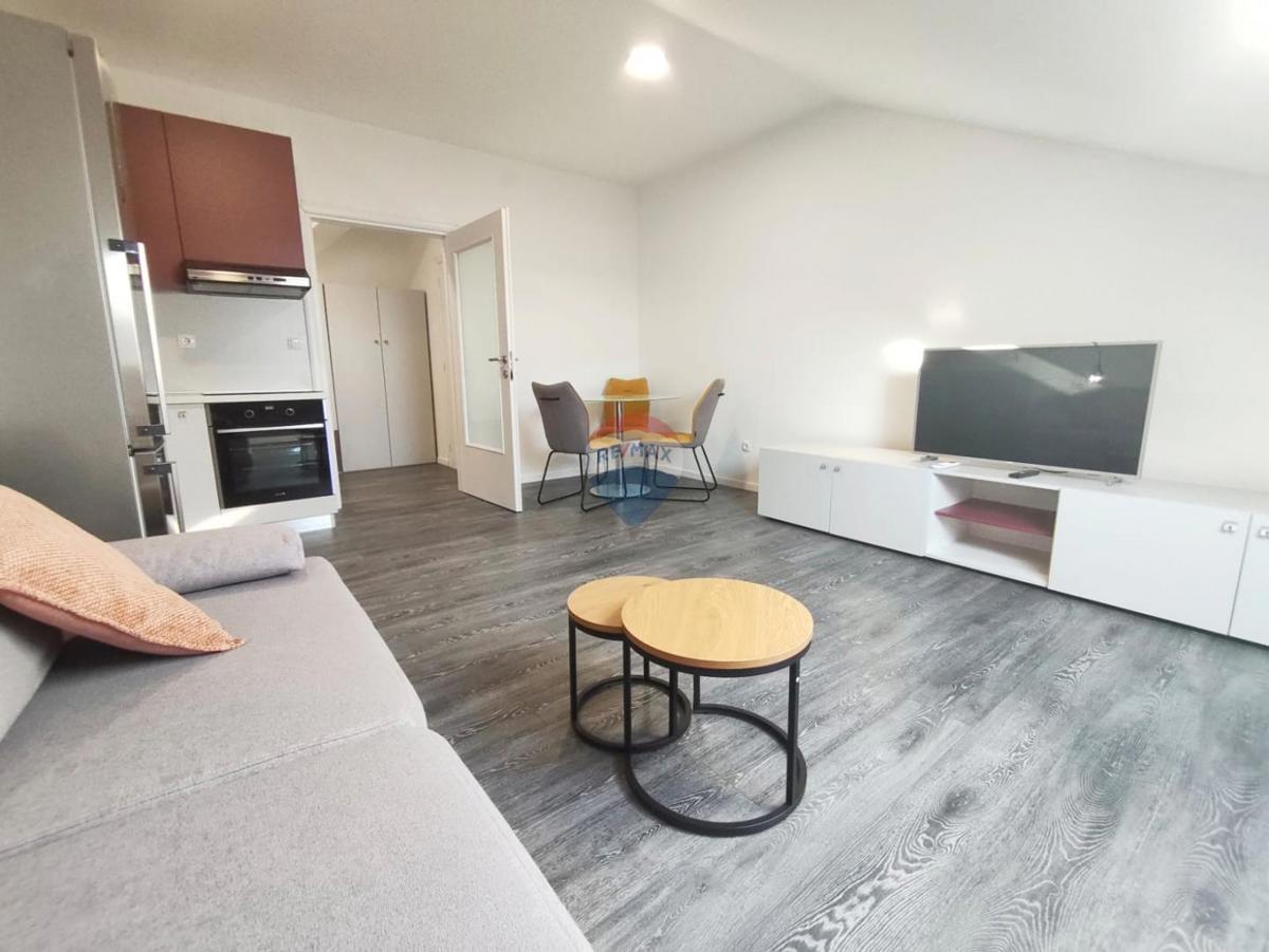 Appartamento VIŠKOVO, 450 €