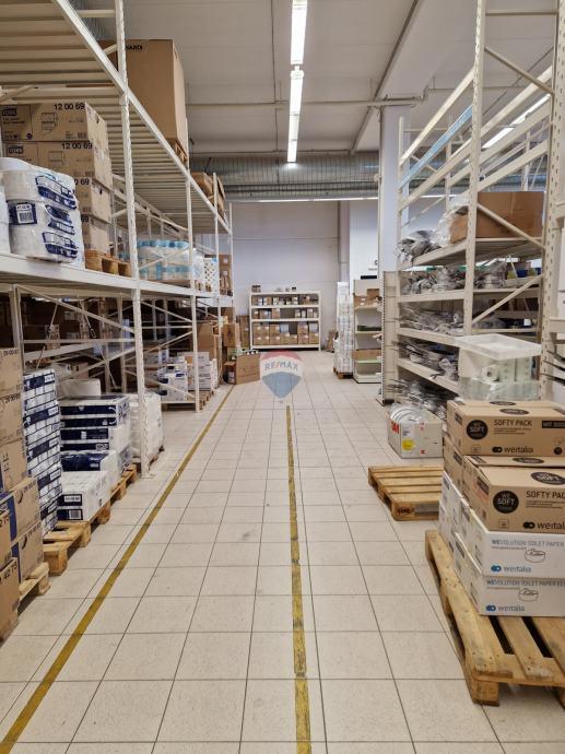 Locale commerciale ROVINJ, 6.300 €