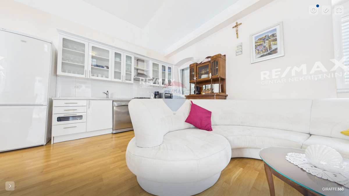 Appartamento OPATIJA, 1.400 €