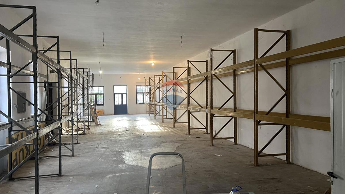 Коммерческая площадь JELENJE, 900 €