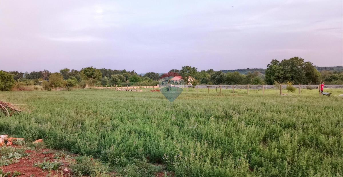 Terreno MARČANA, 450.000 €