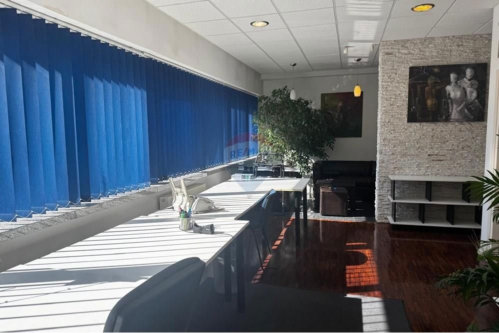 Locale commerciale ZAGREB, 1.200 €