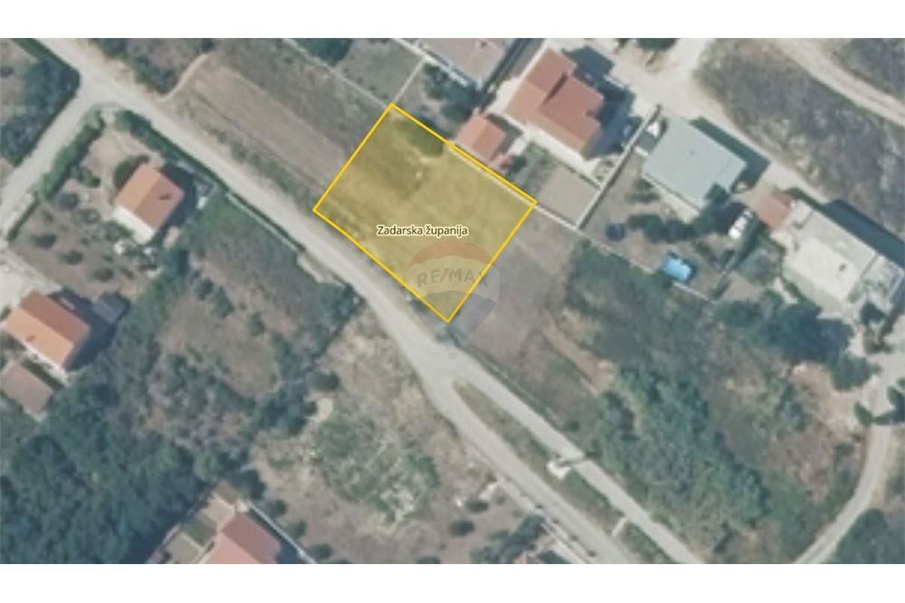 Zemljišče Rtina, Ražanac, 682m2 – 2