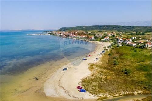 LJUBAČ