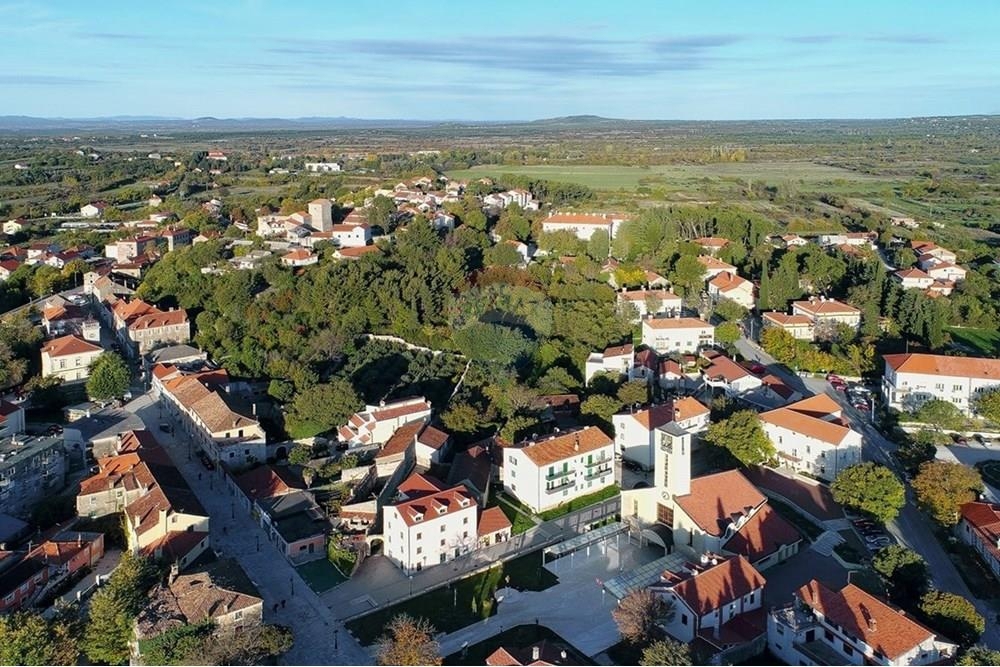 Terreno BENKOVAC, 260.000 €