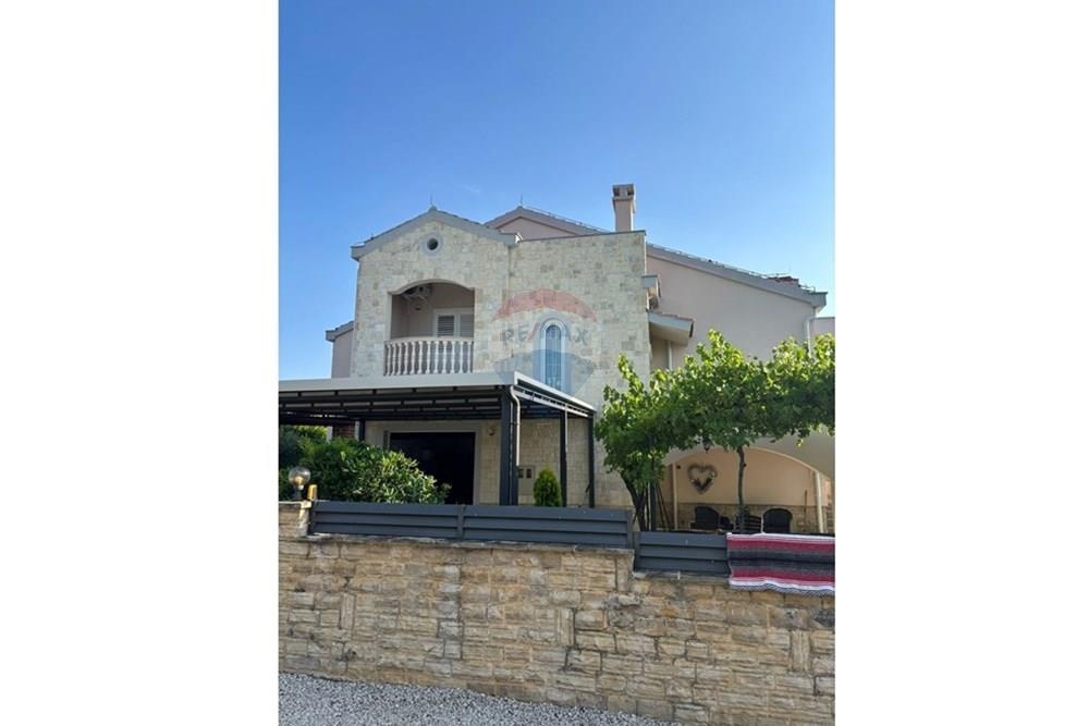 KUĆA SA 2 STANA, POGLED MORE - ZATON, NIN – 2
