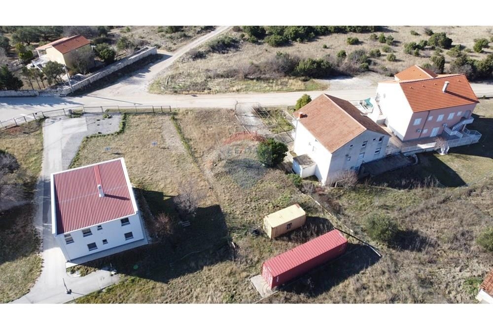 Terreno OBROVAC, 81.000 €
