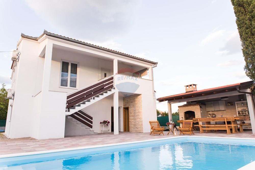 Дом PERUŠIĆ, 360.000 €