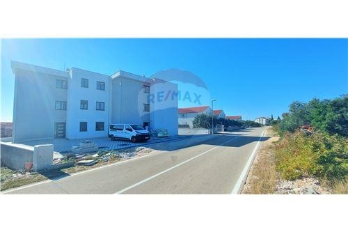 PRIMOŠTEN