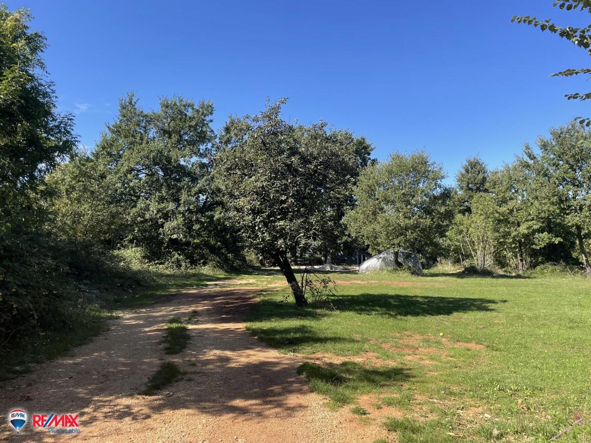 Участок LABIN, 55.000 €
