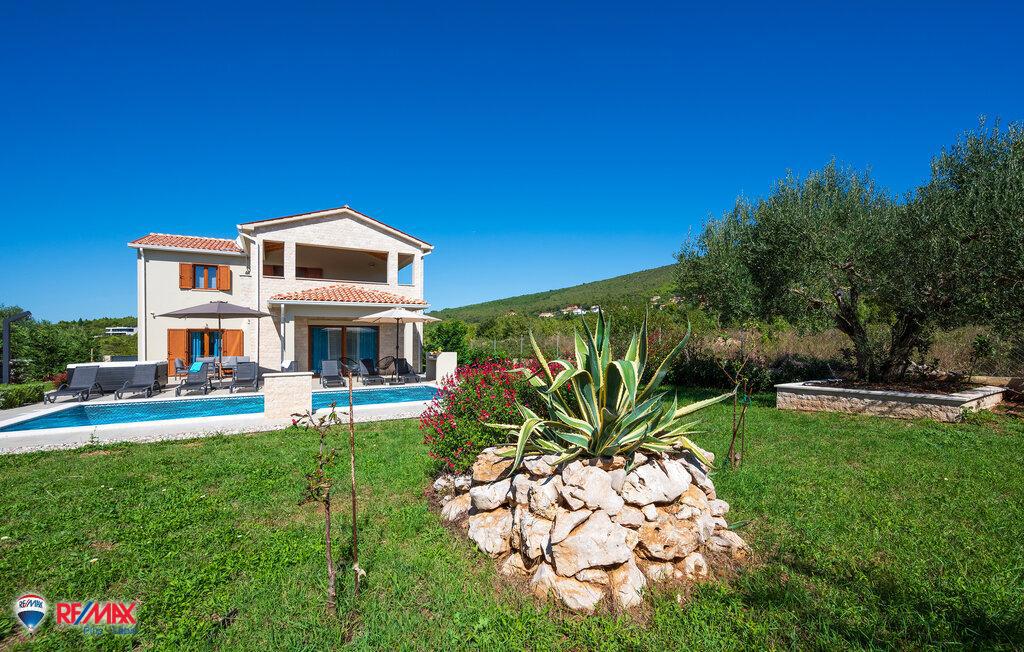 Дом LABIN, 670.000 €