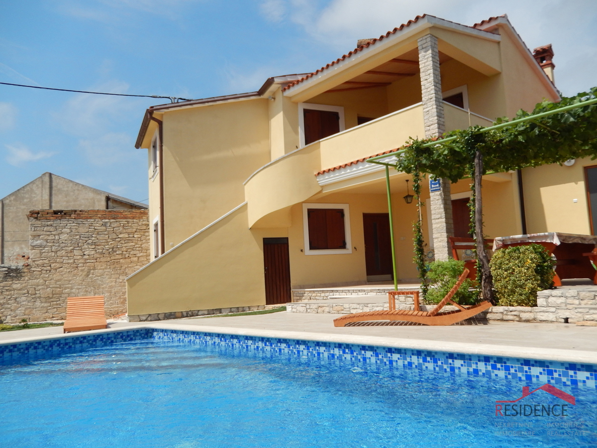 Дом LIŽNJAN, 520.000 €