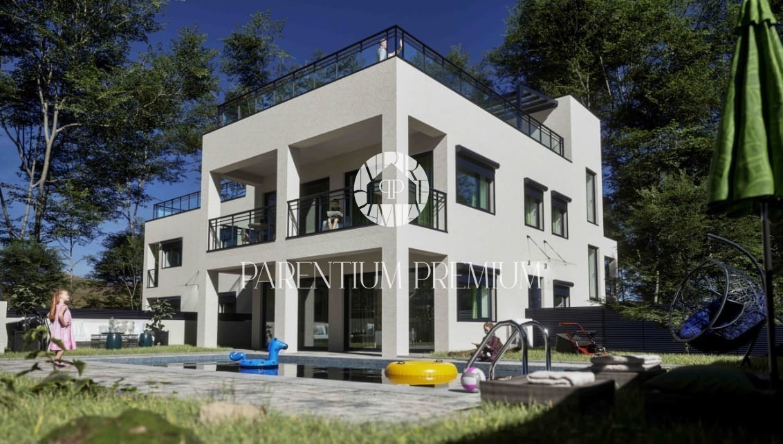 Exclusive apartment with panoramic sea view and spacious rooftop terrace