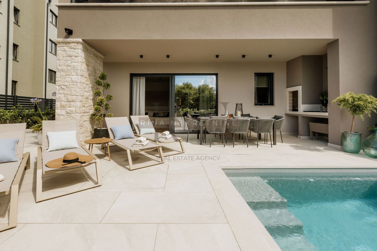 Дом POREČ, 850.000 €