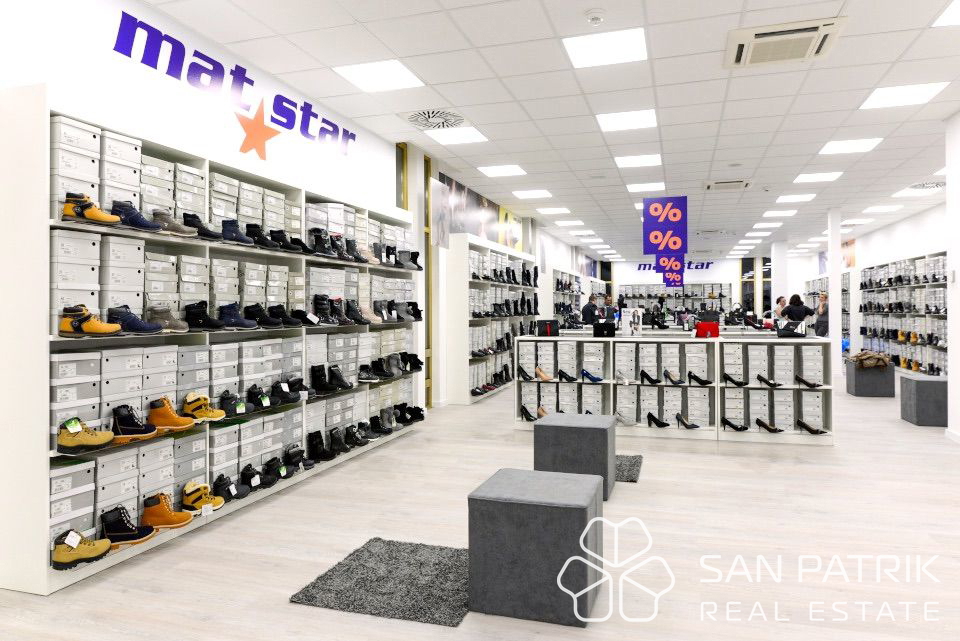 Locale commerciale KRAPINA, 300.000 €