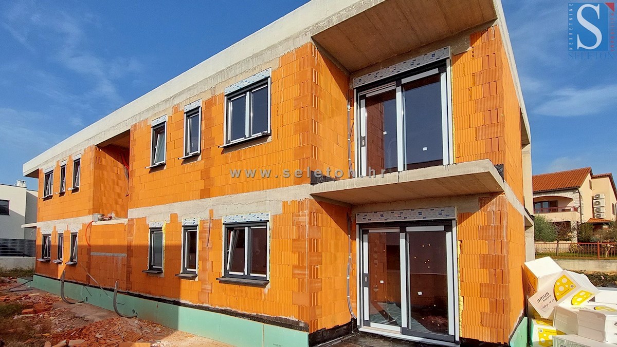 Участок POREČ, 285.000 €