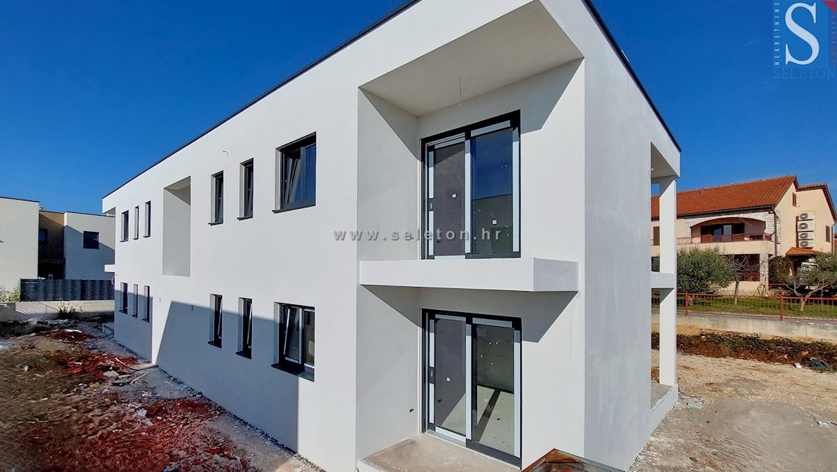 Istra, novi stan površine 66 m2 u Poreču, 1. kat