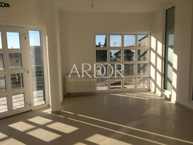 Коммерческая площадь KASTAV, 312.000 €