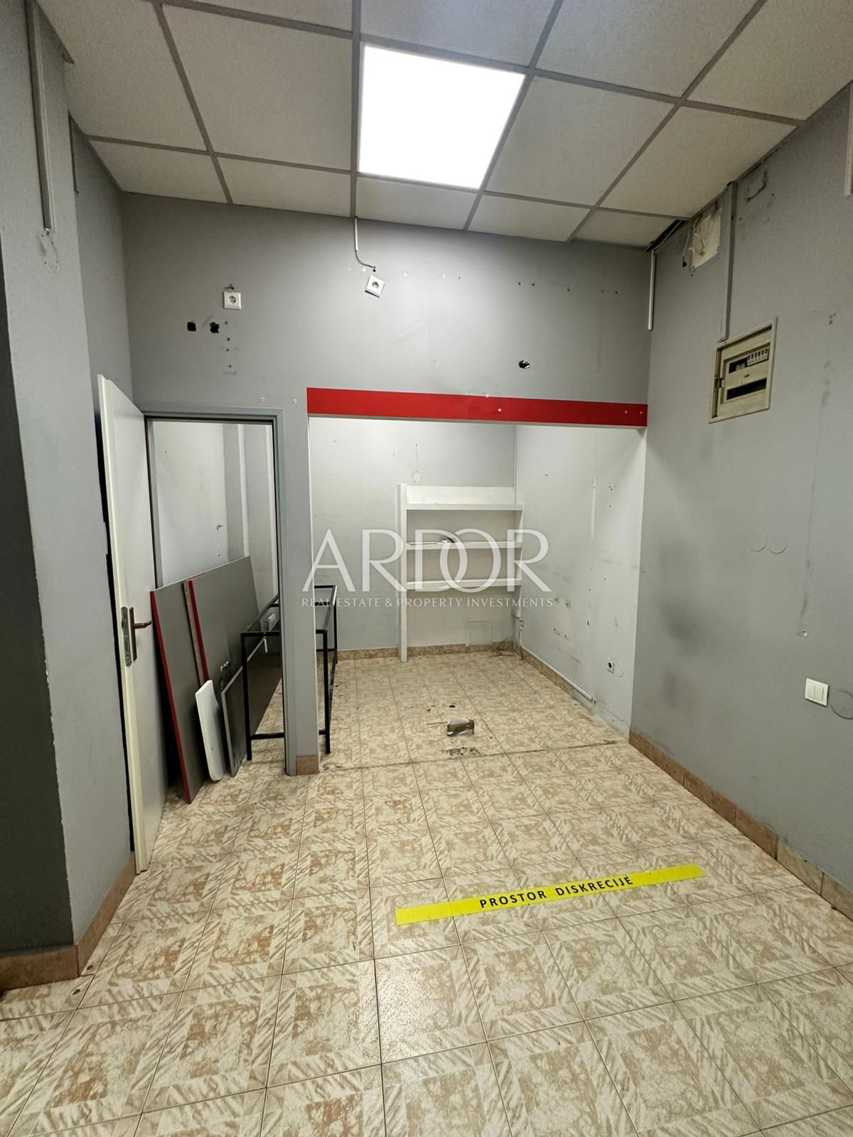 Locale commerciale RIJEKA, 300 €