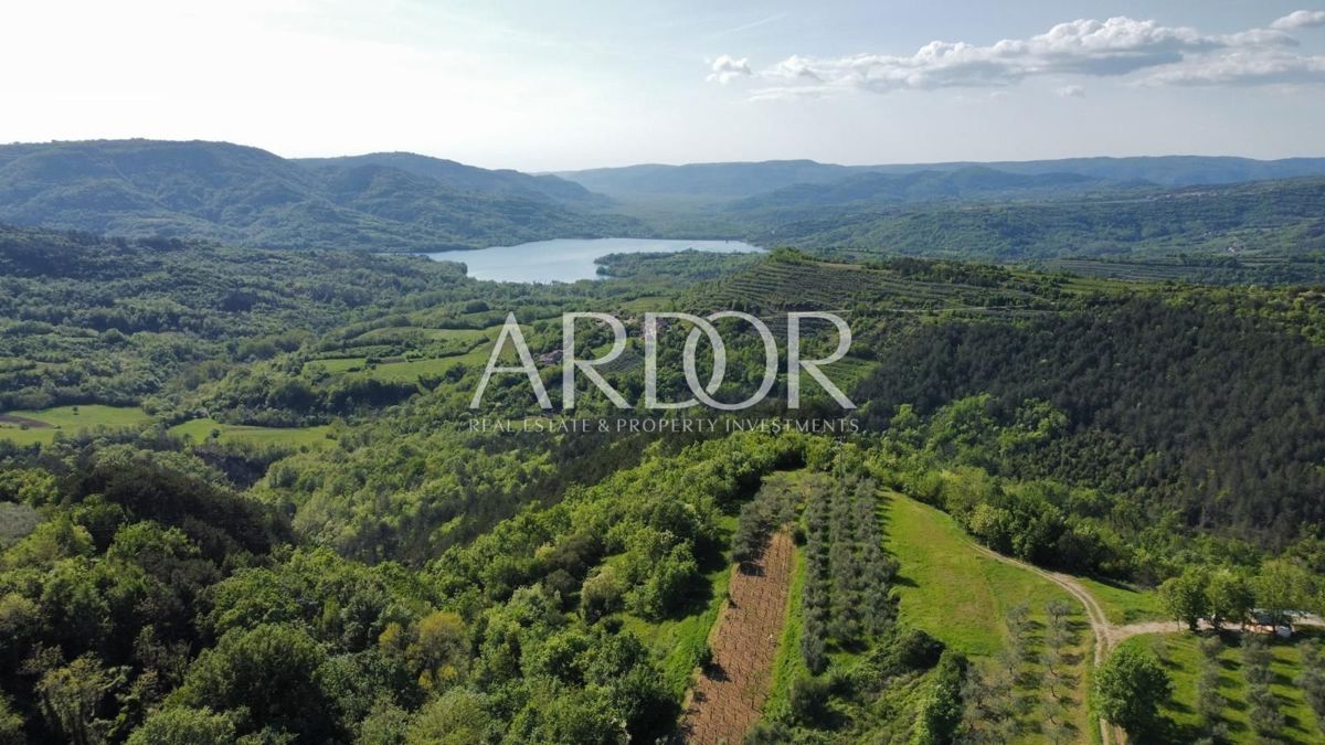 Участок CEROVLJE, 85.000 €