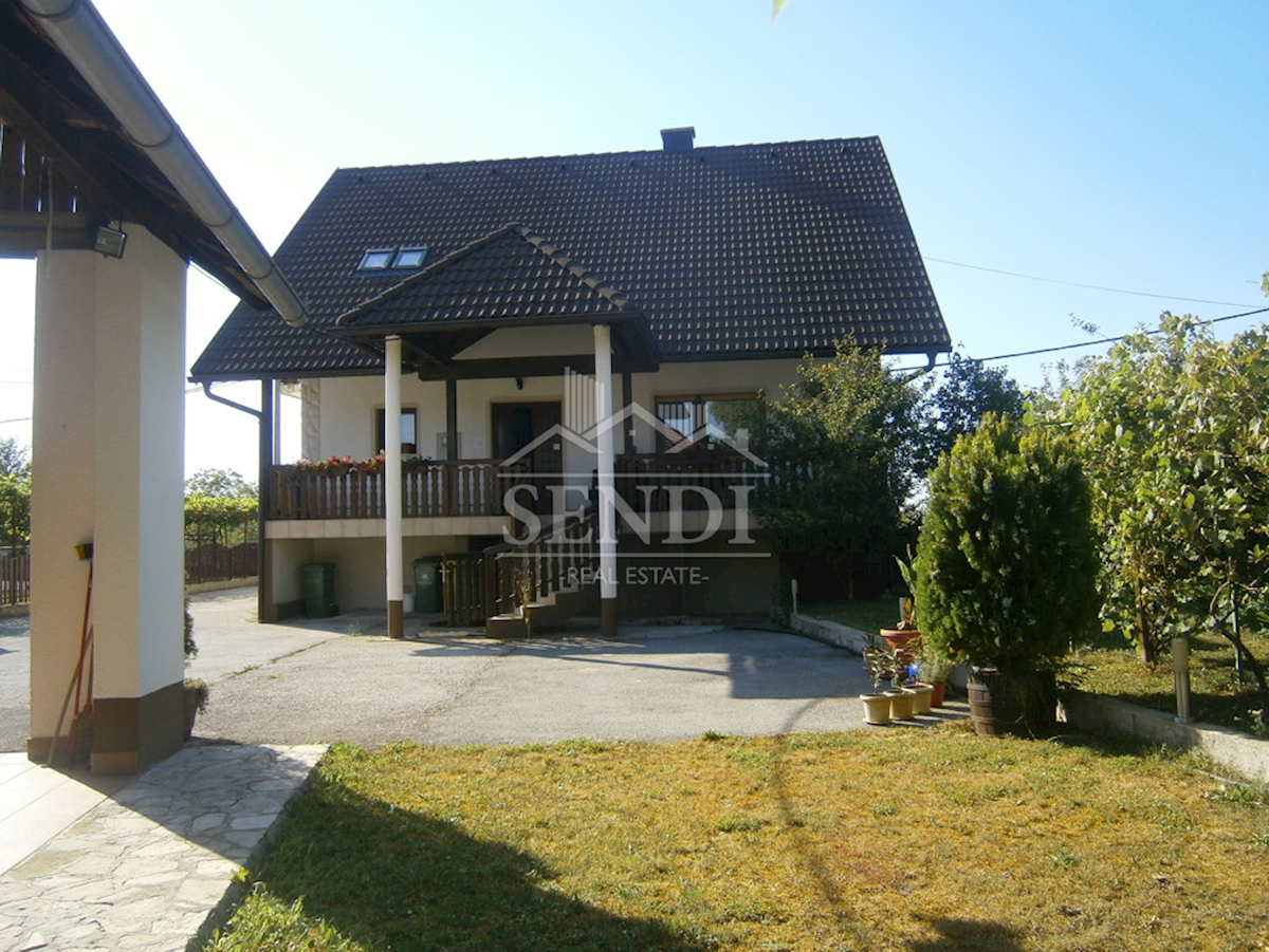 House sale LIČKO PETROVO SELO (PLITVIČKA JEZERA), LIČKOSENJSKA