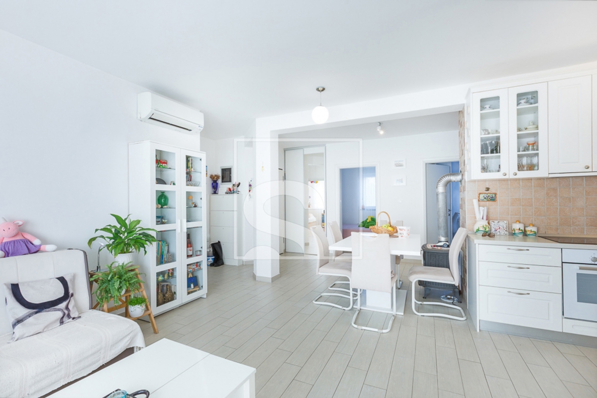 Flat Veli vrh, Pula, 136,52m2