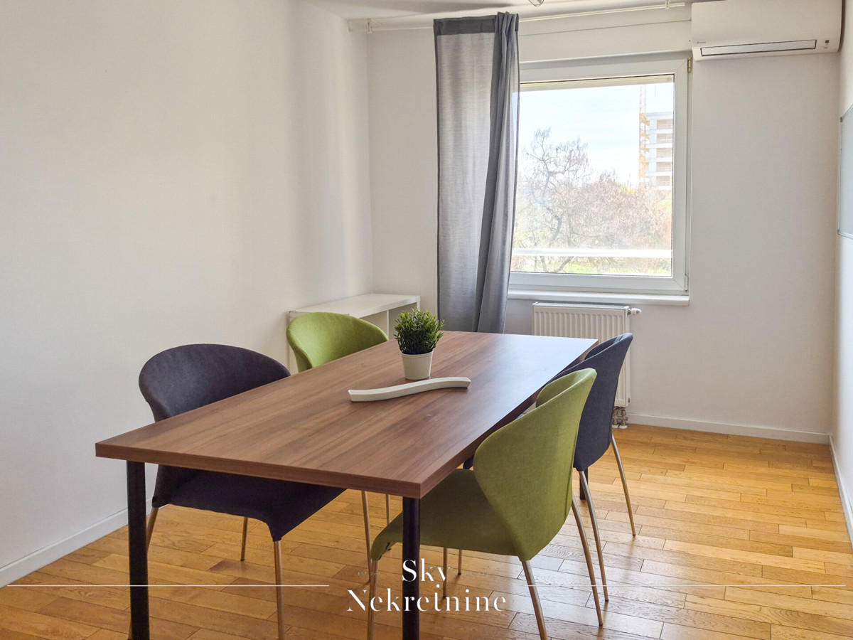 Locale commerciale ZAGREB, 800 €