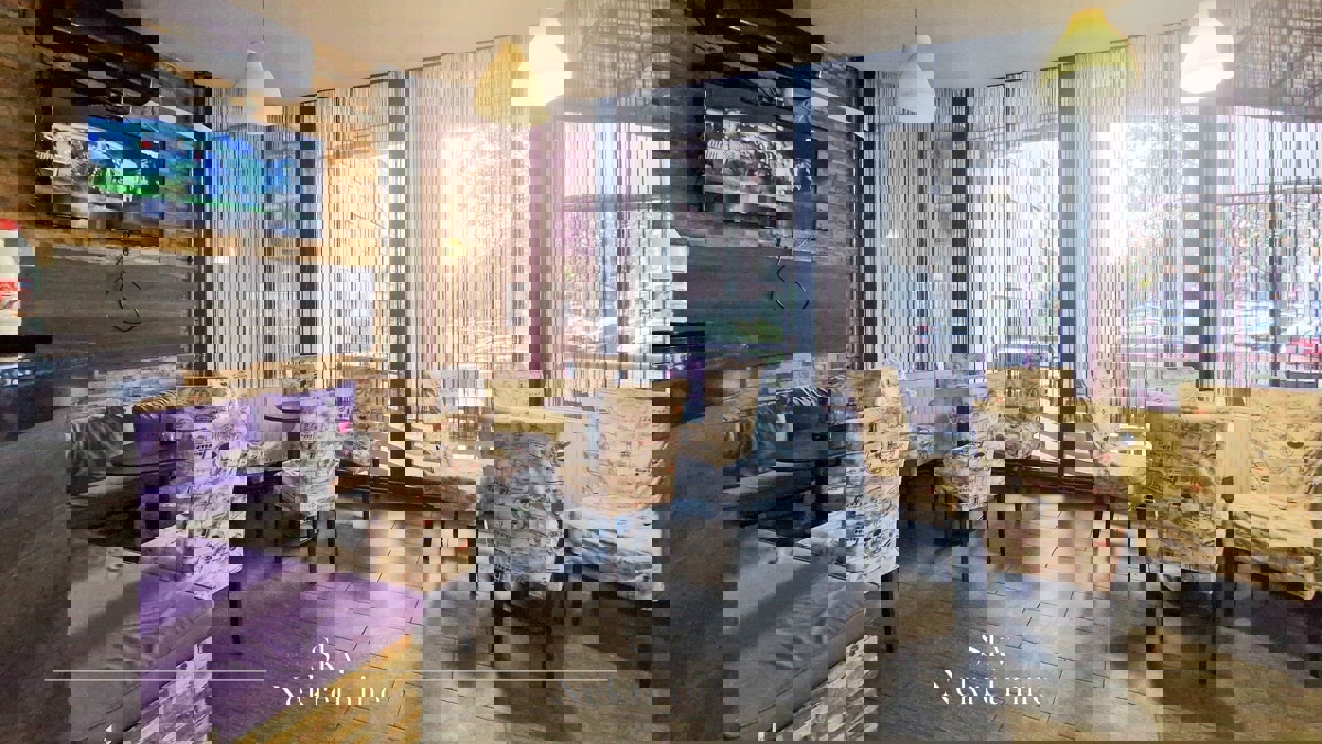 Locale commerciale ZAGREB, 299.000 €