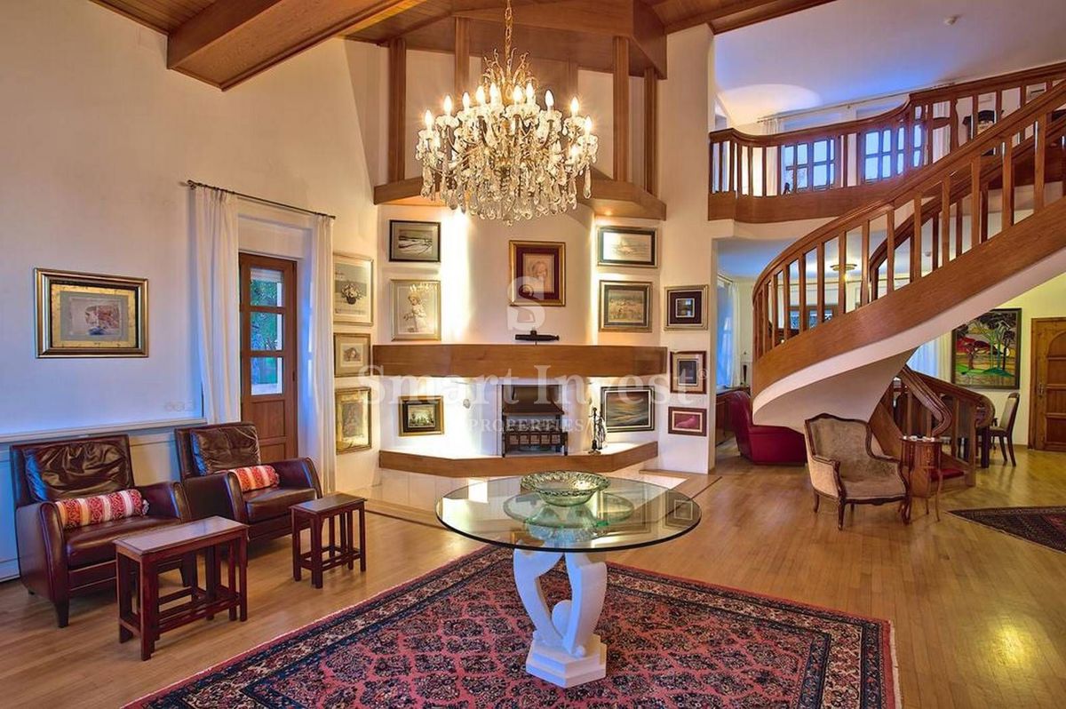 Коммерческая площадь PULA