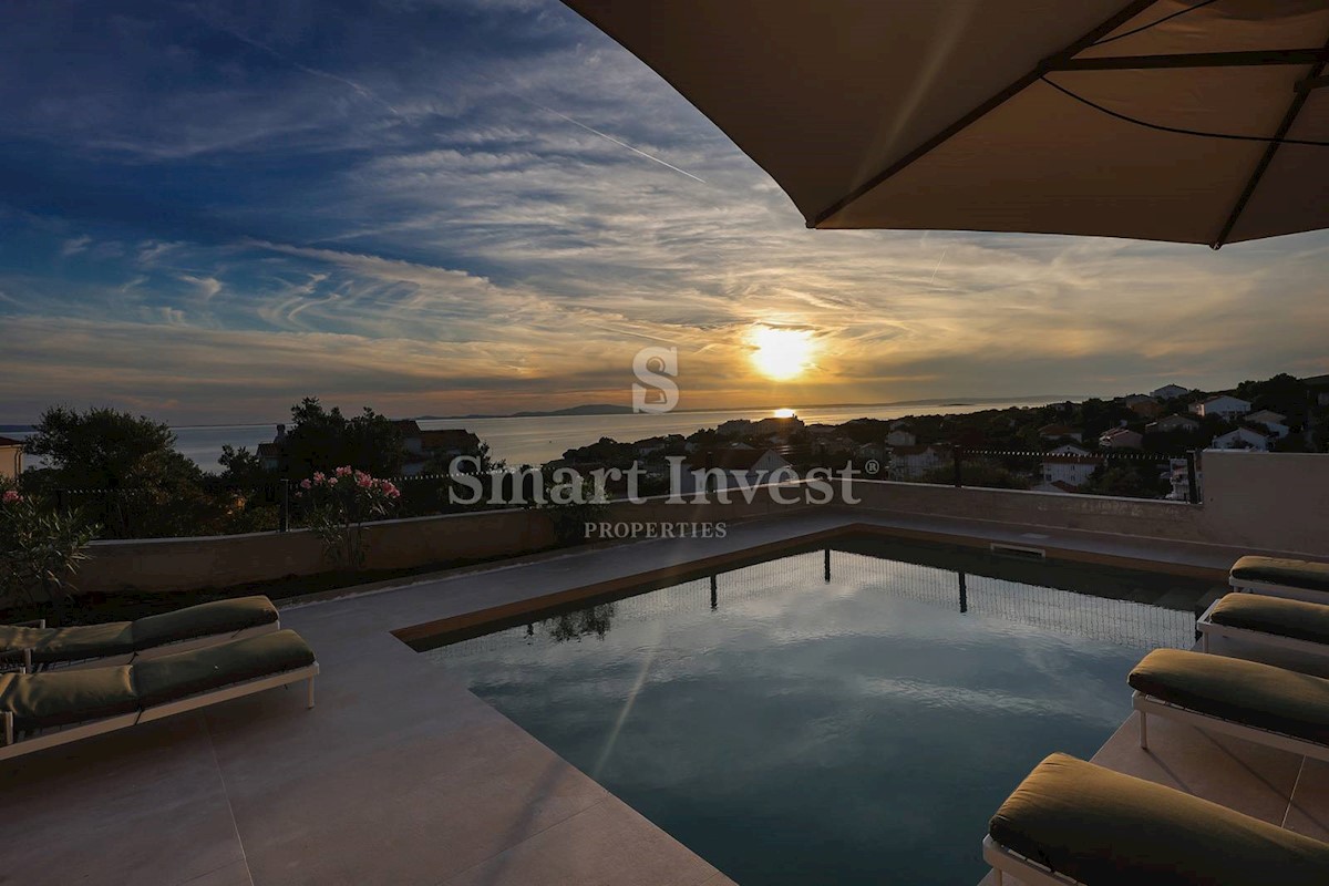 Gallery House sale NOVALJA, LIČKOSENJSKA REC ID 985116 Smart