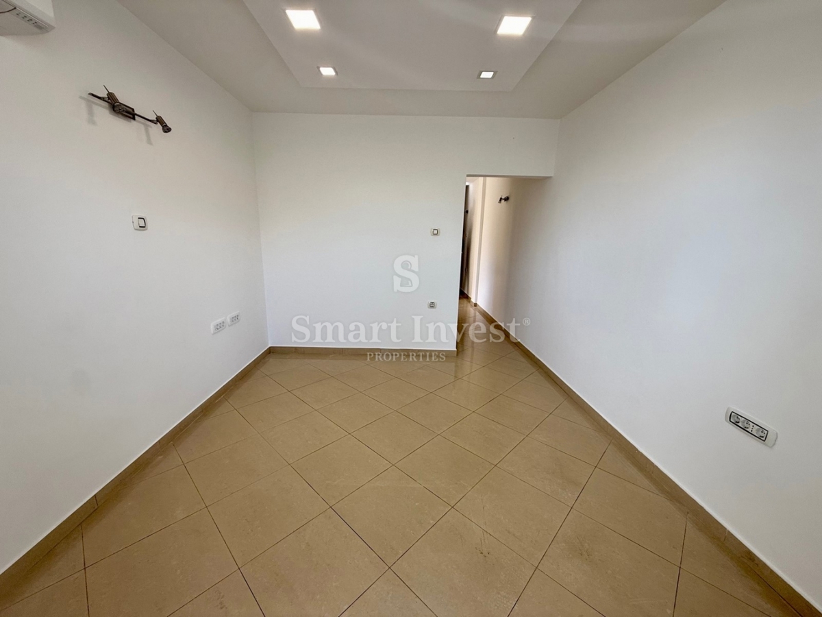 Locale commerciale MATULJI, 600 €