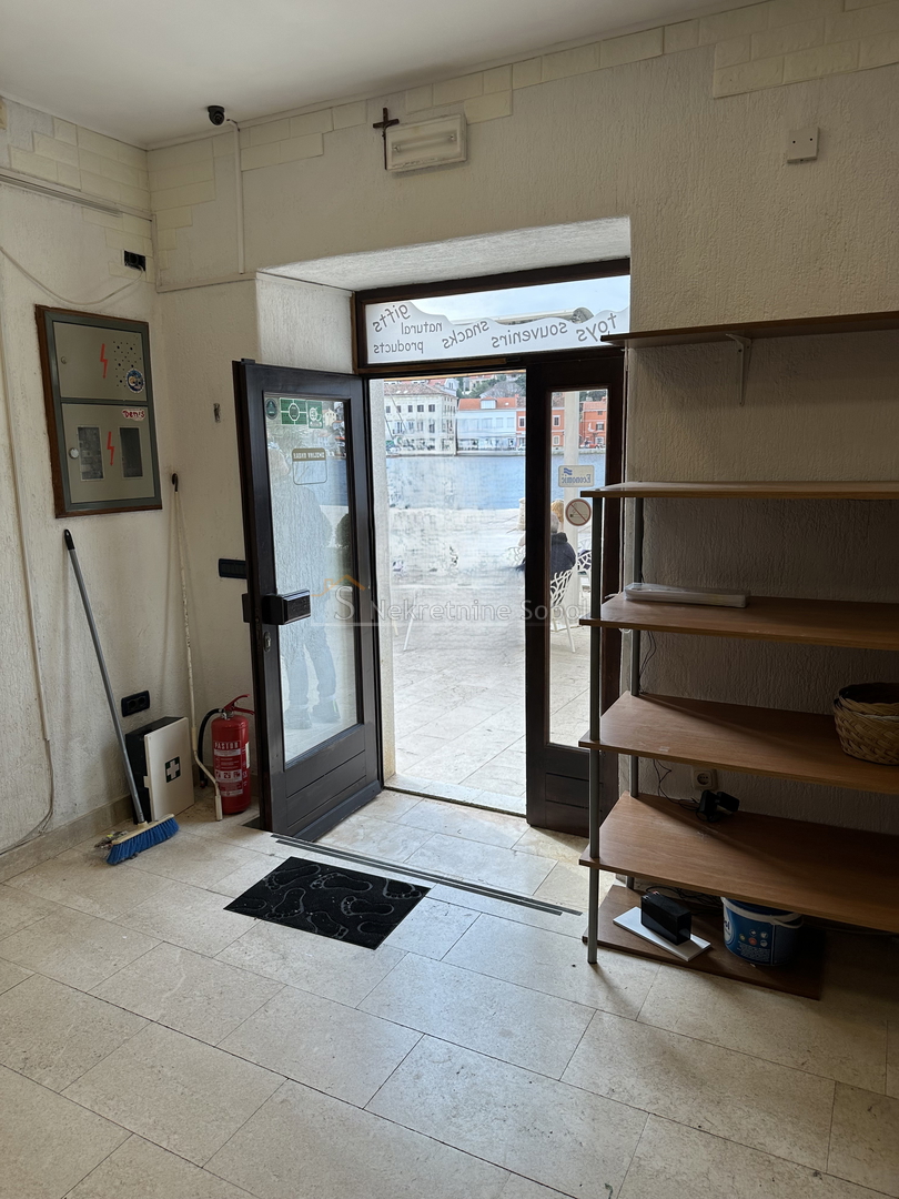 Locale commerciale MALI LOŠINJ, 2.500 €