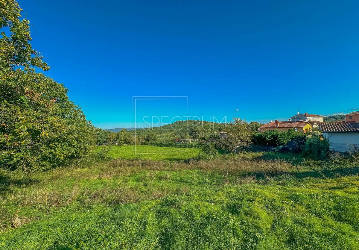 Terreno KAROJBA, 59.000 €