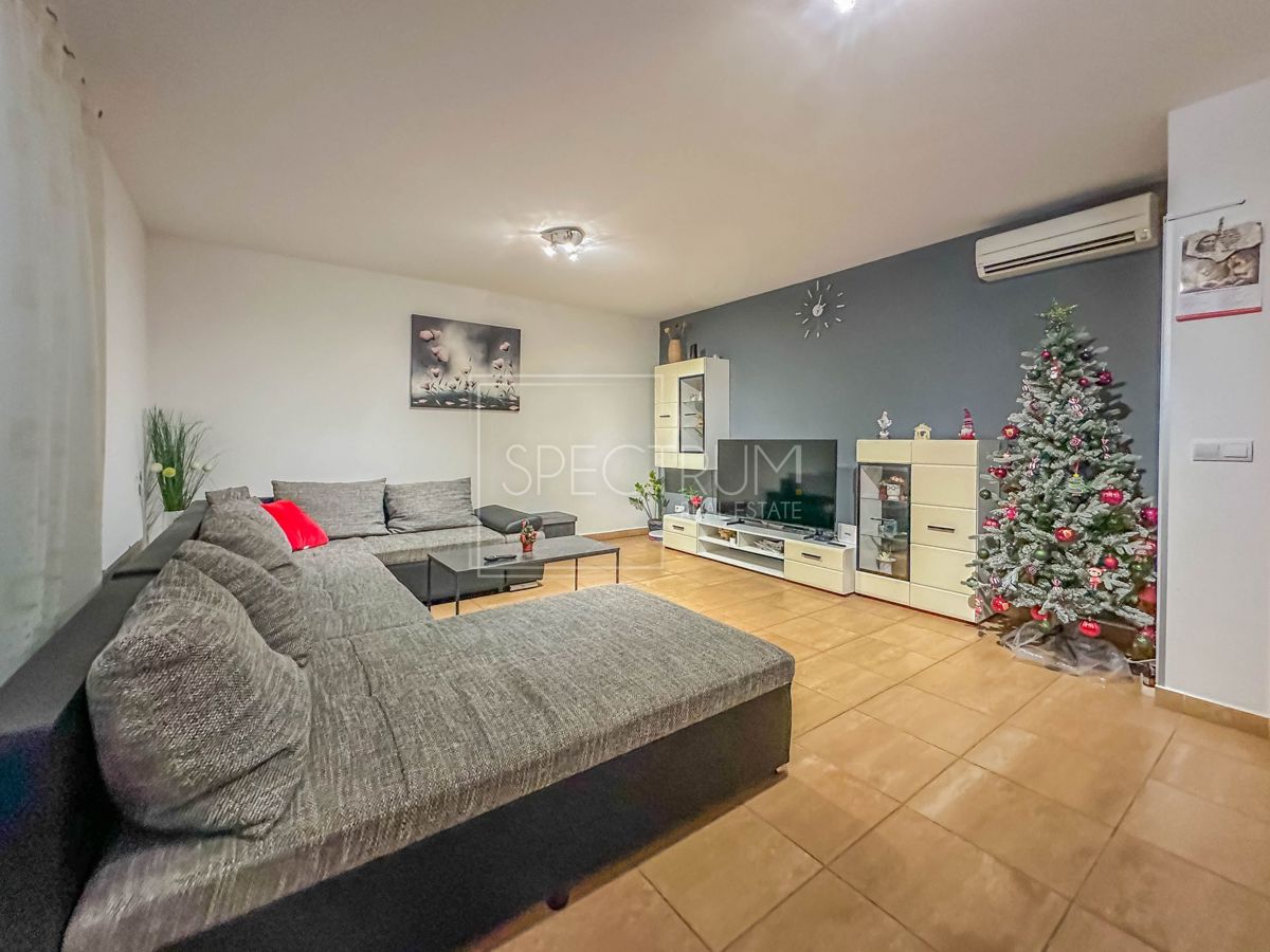 Appartamento NOVIGRAD, 380.000 €