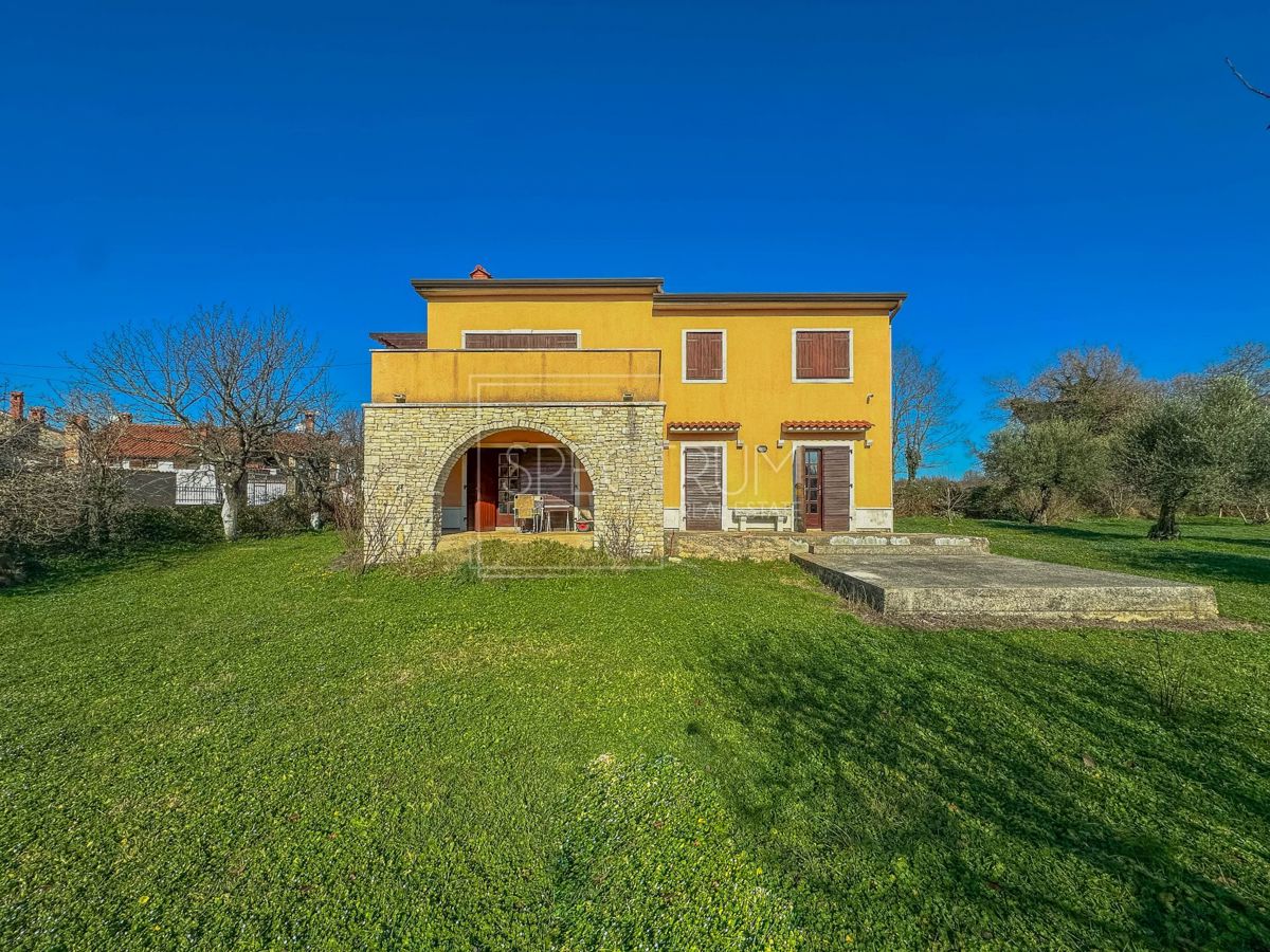 Дом BRTONIGLA, 695.000 €