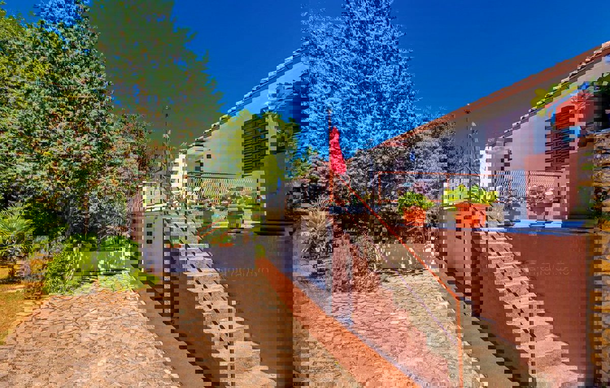 DOBRINJ