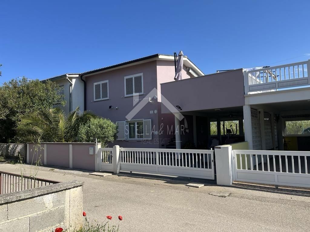 Дом PRIVLAKA, 245.000 €