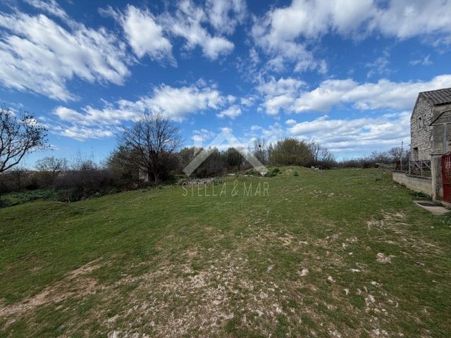 Terreno POLIČNIK, 87.000 €