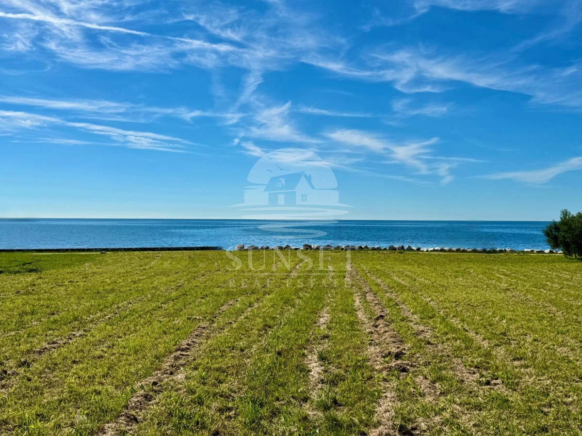 Участок UMAG, 450.000 €