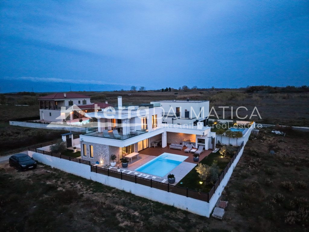 Casa PRIVLAKA, 890.000 €